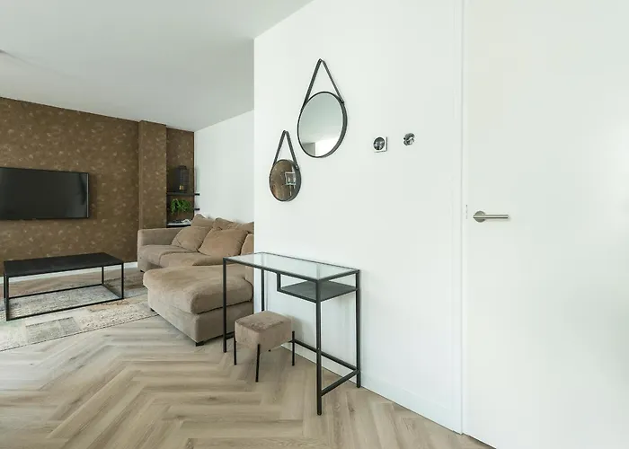 New Xl Prestige With Balconies アパート