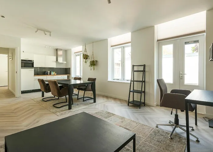 New Xl Prestige With Balconies アパート *